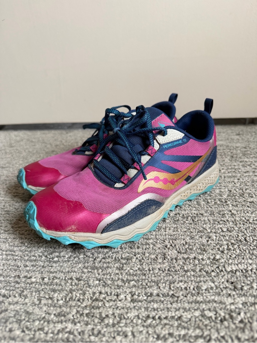 Saucony women’s Peregrine Trail Shoe - Pink/Navy